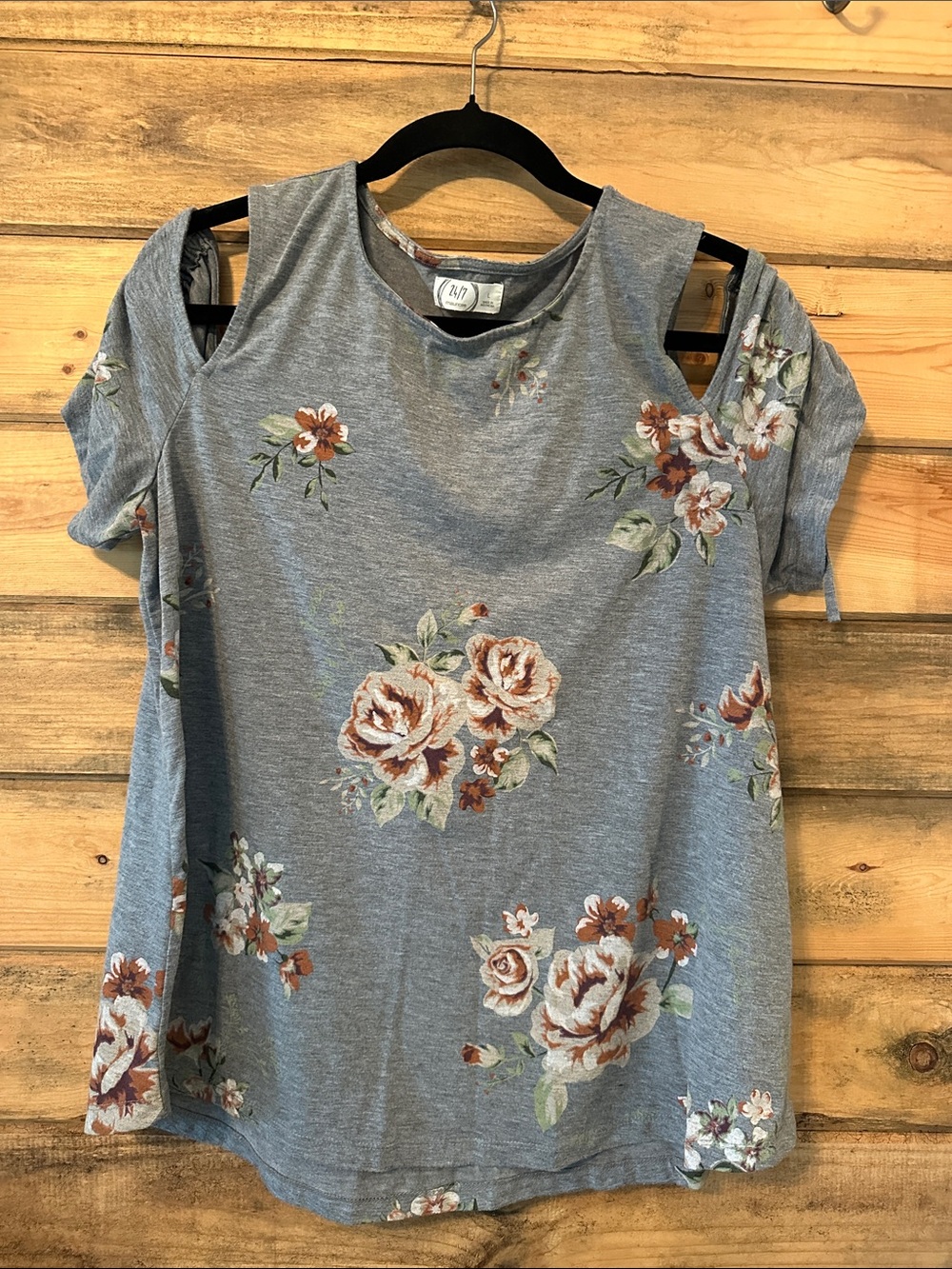 Maurices Heather Gray Cold-Shoulder Floral Tee with Rose Print
